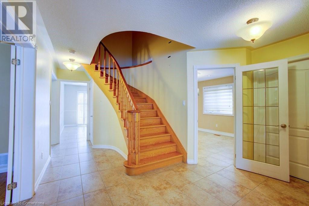105 Veneto Drive, Vaughan, Ontario  L4L 8X5 - Photo 5 - 40733595