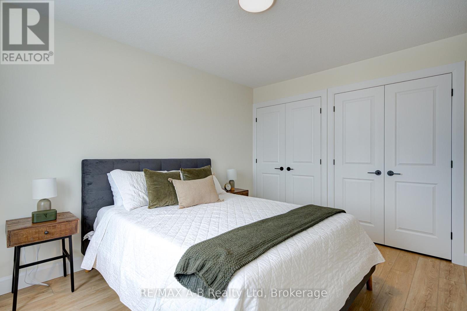 28 Linda Drive, Huron East, Ontario  N0K 1W0 - Photo 17 - X12175304