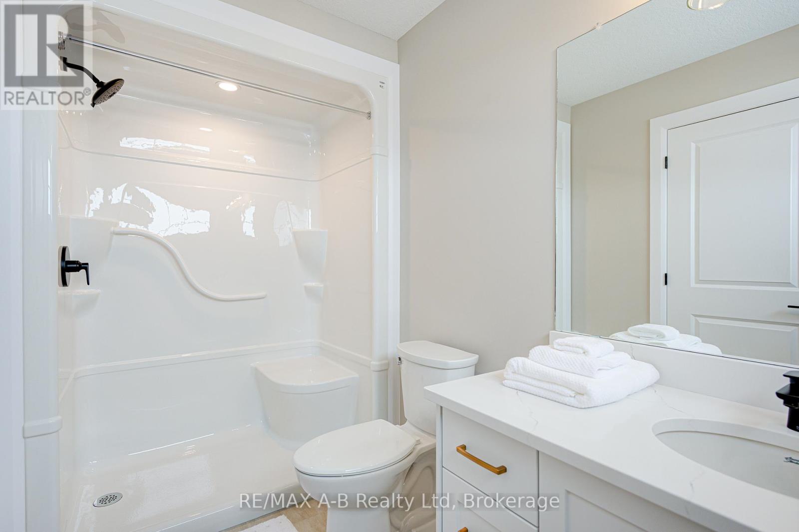 28 Linda Drive, Huron East, Ontario  N0K 1W0 - Photo 19 - X12175304