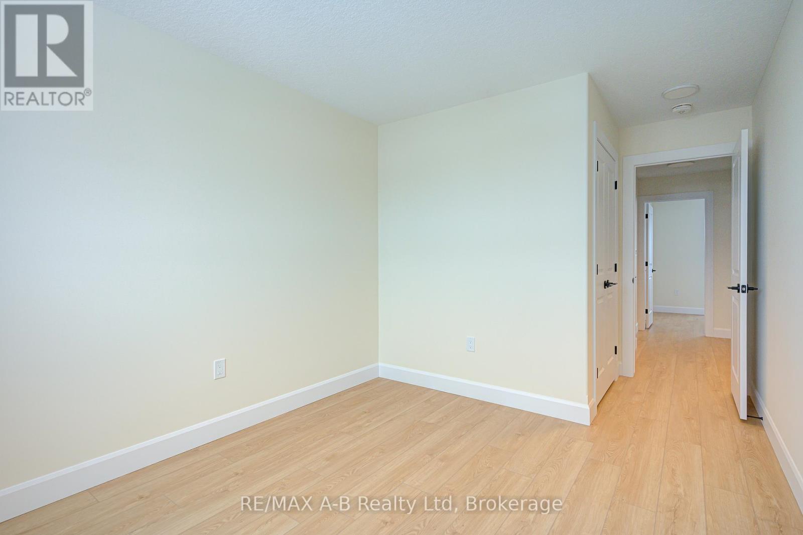 28 Linda Drive, Huron East, Ontario  N0K 1W0 - Photo 21 - X12175304