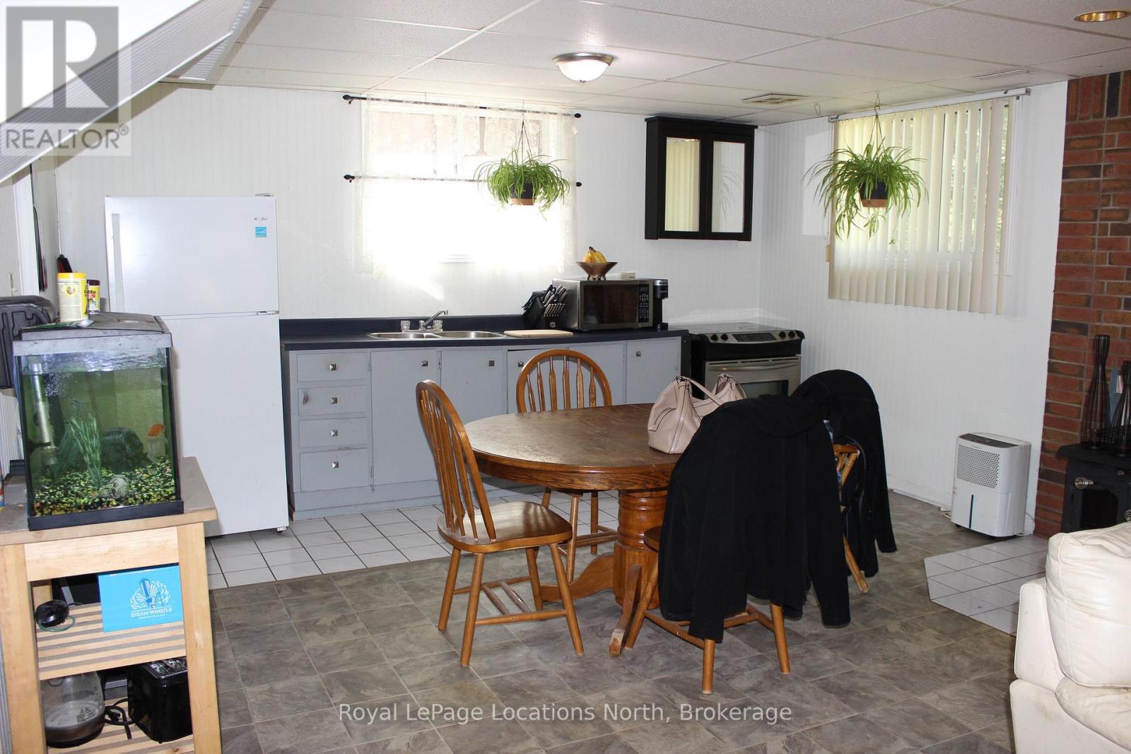 30 Earl Street, Wasaga Beach, Ontario  L9Z 2M6 - Photo 25 - S12176337