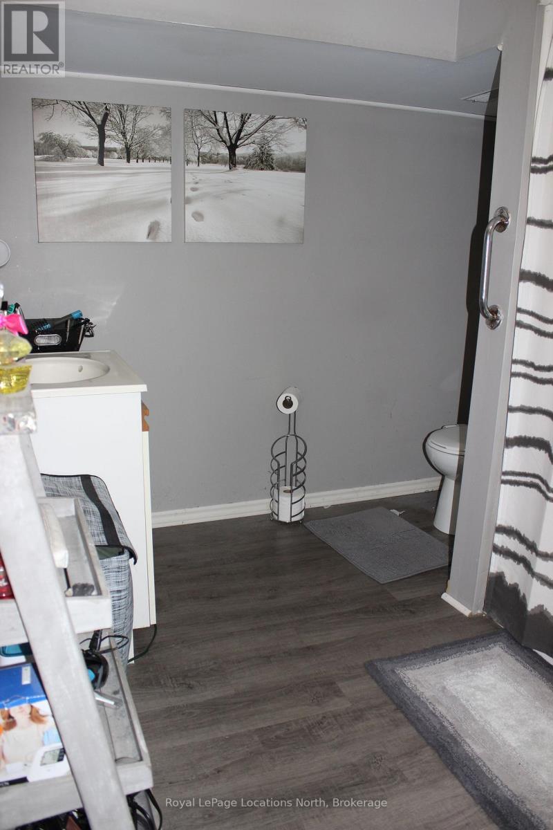 30 Earl Street, Wasaga Beach, Ontario  L9Z 2M6 - Photo 27 - S12176337