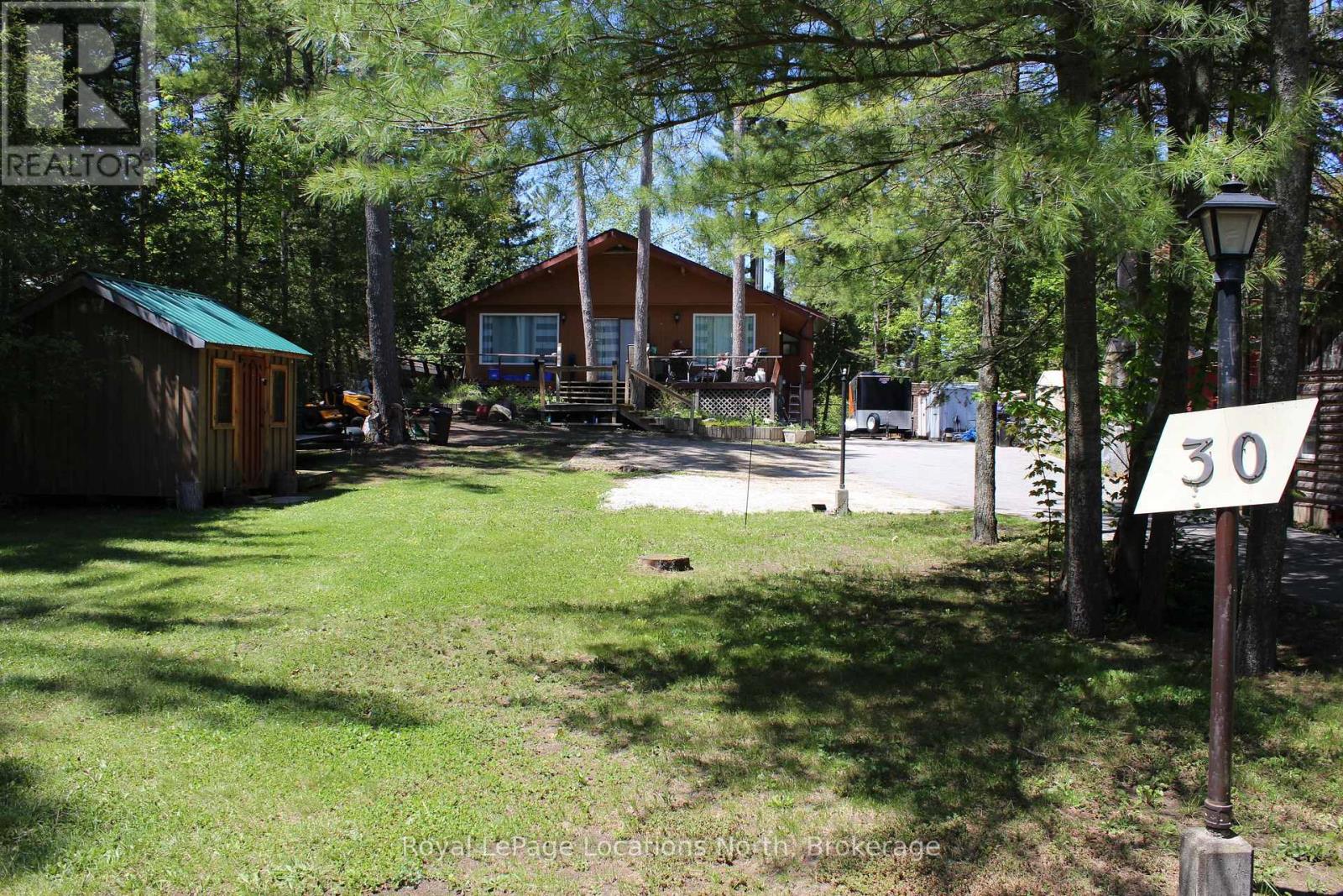 30 Earl Street, Wasaga Beach, Ontario  L9Z 2M6 - Photo 4 - S12176337