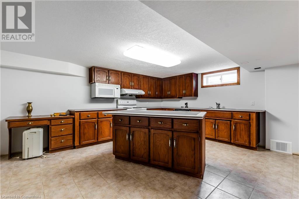 401 Forestlawn Road, Waterloo, Ontario  N2K 2J5 - Photo 22 - 40732588