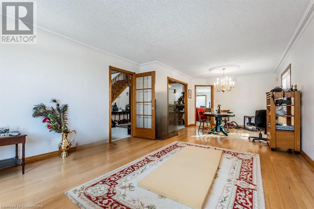 401 Forestlawn Road, Waterloo, Ontario  N2K 2J5 - Photo 3 - 40732588
