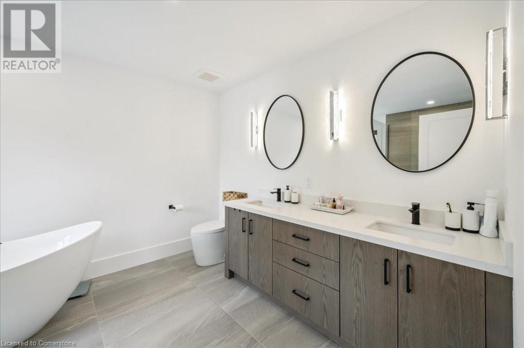 817 King Road, Burlington, Ontario  L7T 3K8 - Photo 32 - 40734260