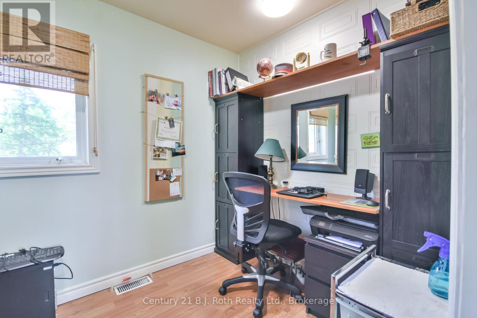 95 Maskinonge Road, Tay, Ontario  L0K 2A0 - Photo 12 - S12177209