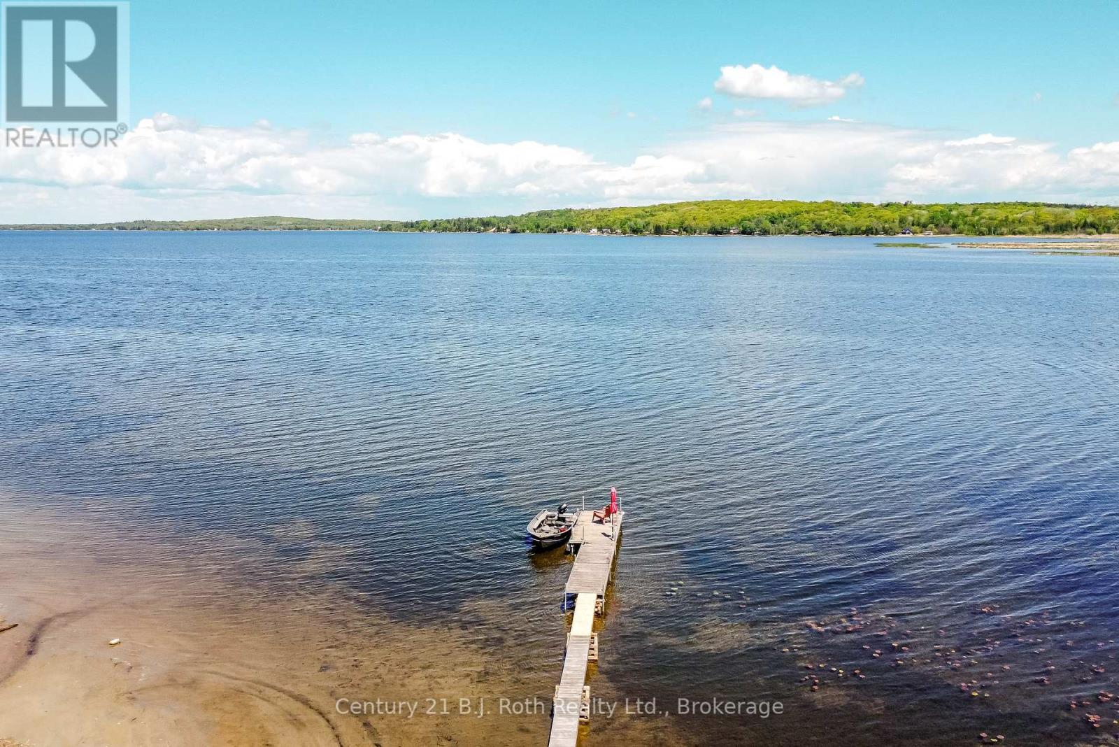 95 Maskinonge Road, Tay, Ontario  L0K 2A0 - Photo 2 - S12177209