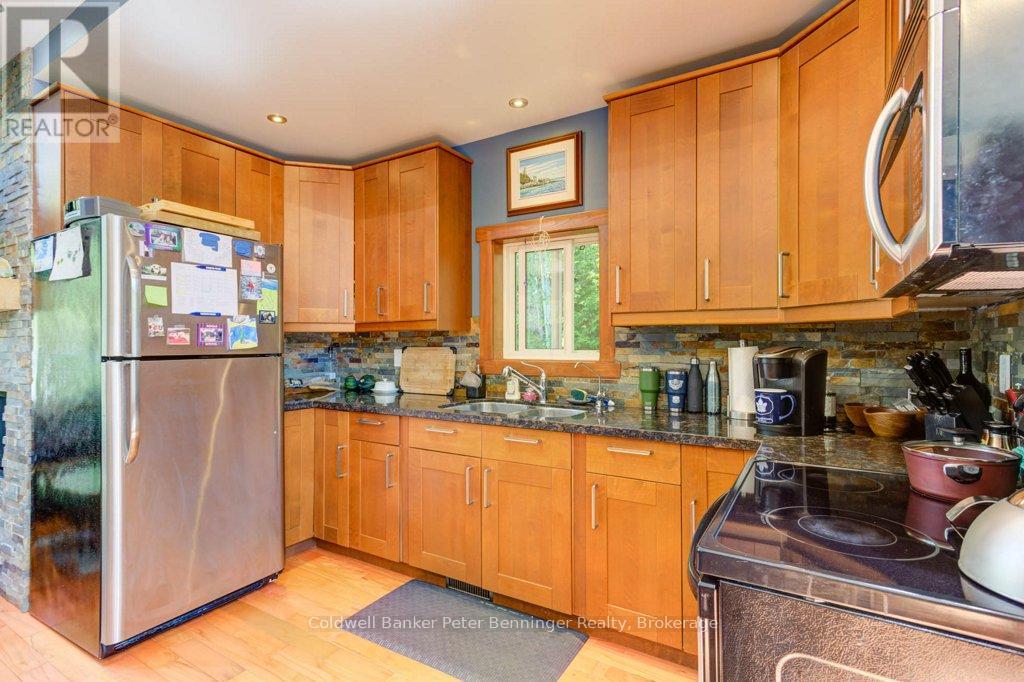 32 Pine Forest Drive, South Bruce Peninsula, Ontario  N0H 1P0 - Photo 14 - X12177331