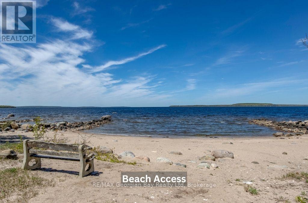 2 Manitou Crescent, Tiny, Ontario  L9M 0C6 - Photo 2 - S12177980