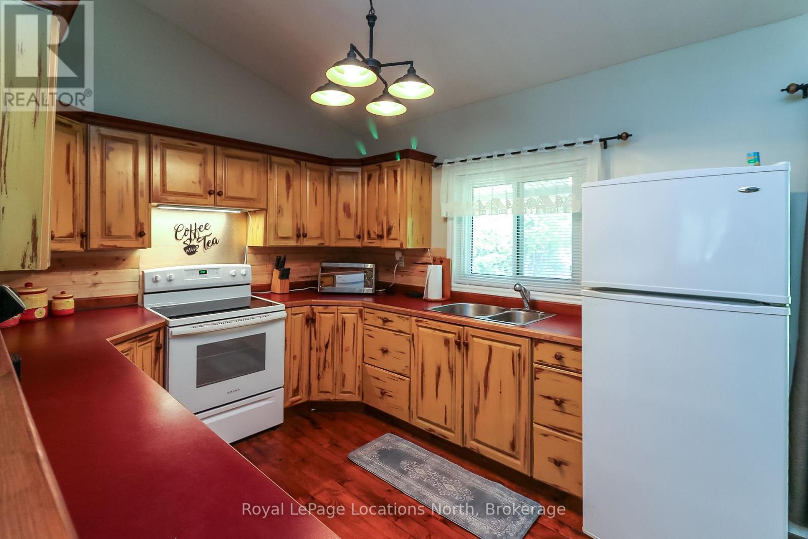 2198 Champlain Road, Tiny, Ontario  L9M 0C4 - Photo 18 - S12177997