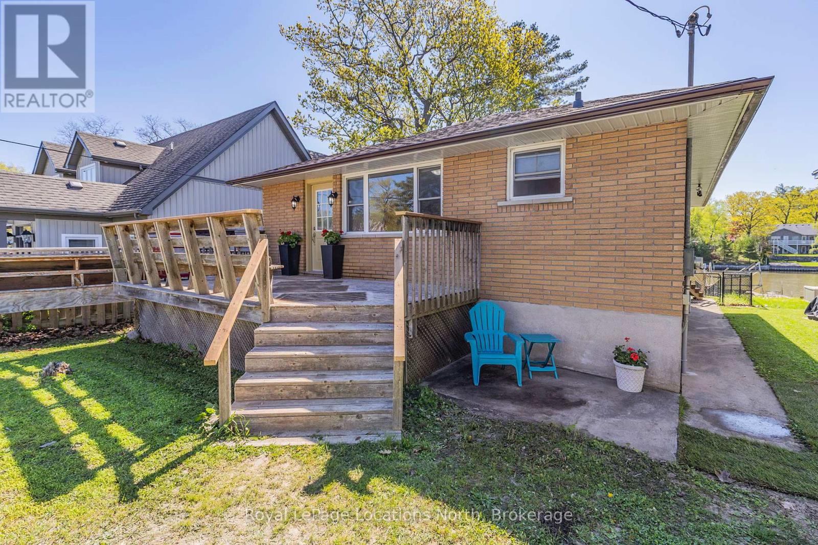 971 Mosley Street, Wasaga Beach, Ontario  L9Z 2G9 - Photo 2 - S12178042