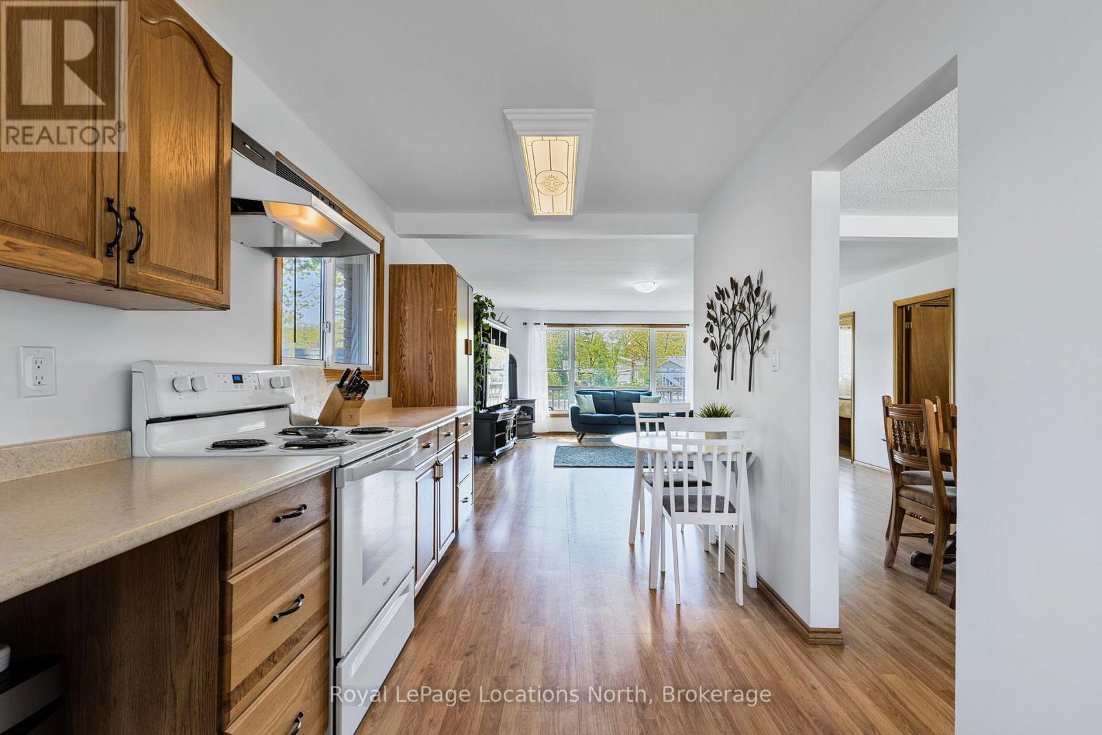 971 Mosley Street, Wasaga Beach, Ontario  L9Z 2G9 - Photo 4 - S12178042