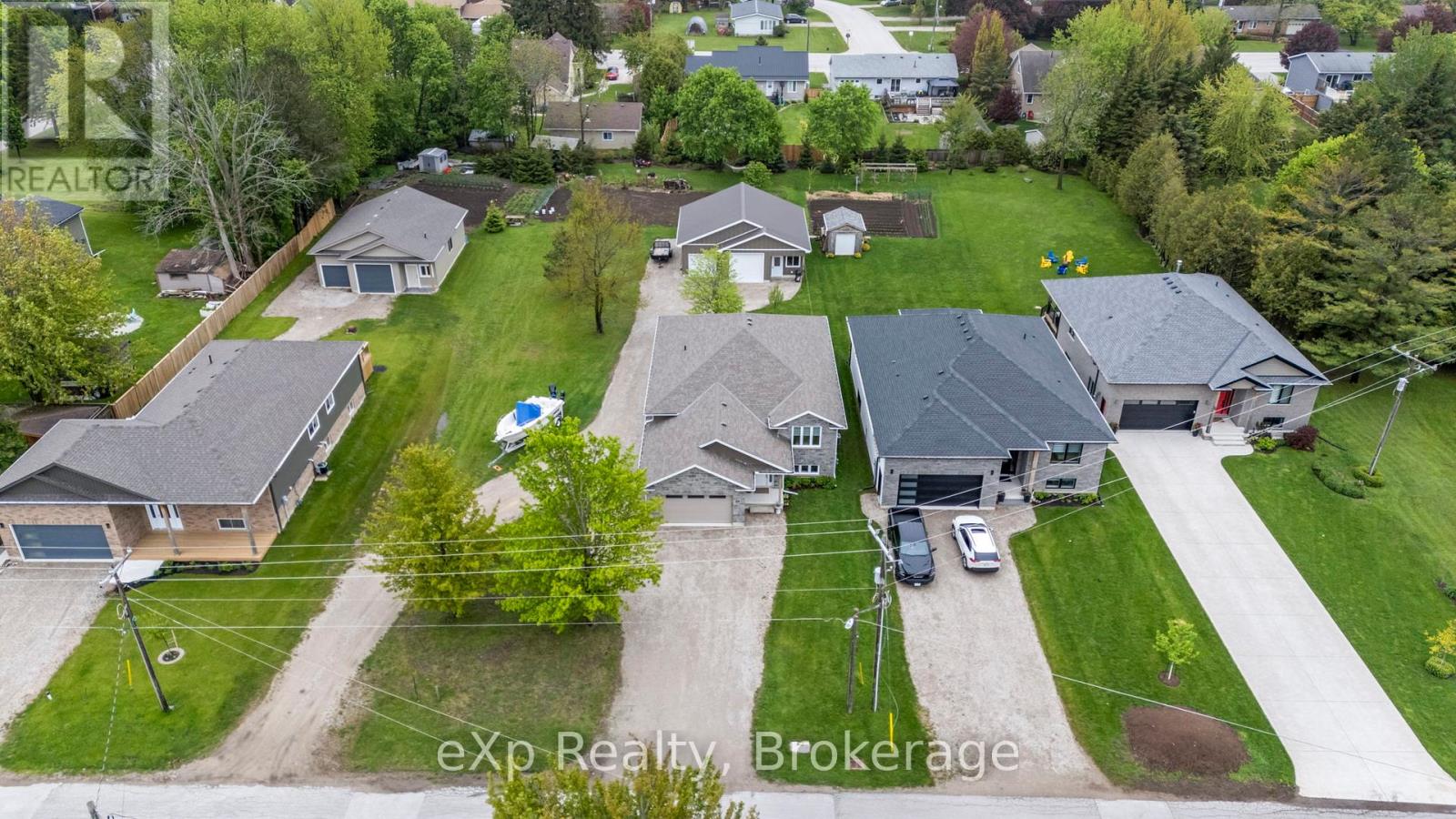26 Church Street, Kincardine, Ontario  N0G 2T0 - Photo 38 - X12178174
