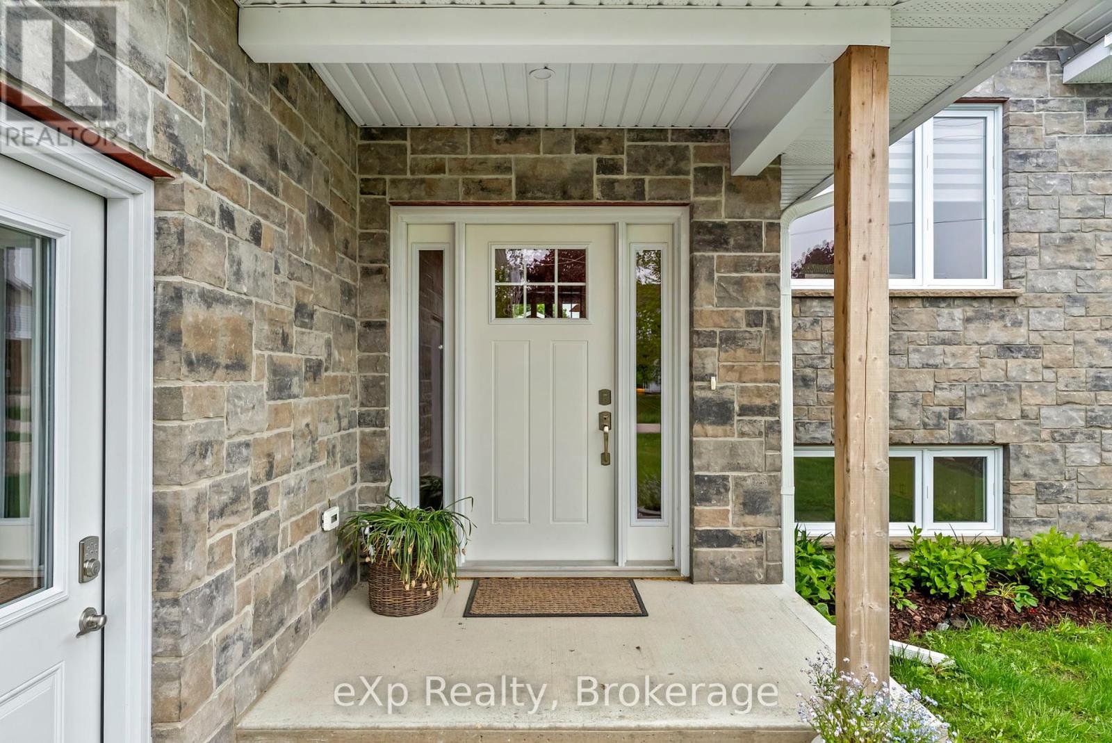26 Church Street, Kincardine, Ontario  N0G 2T0 - Photo 4 - X12178174