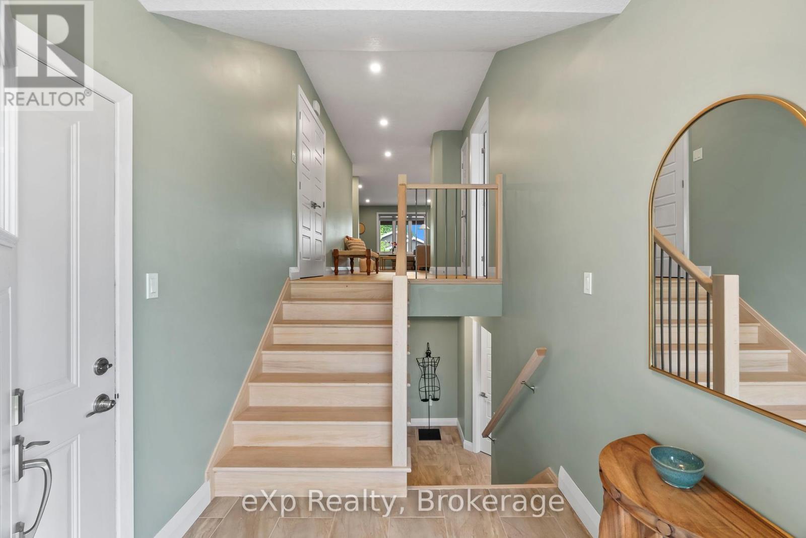 26 Church Street, Kincardine, Ontario  N0G 2T0 - Photo 5 - X12178174