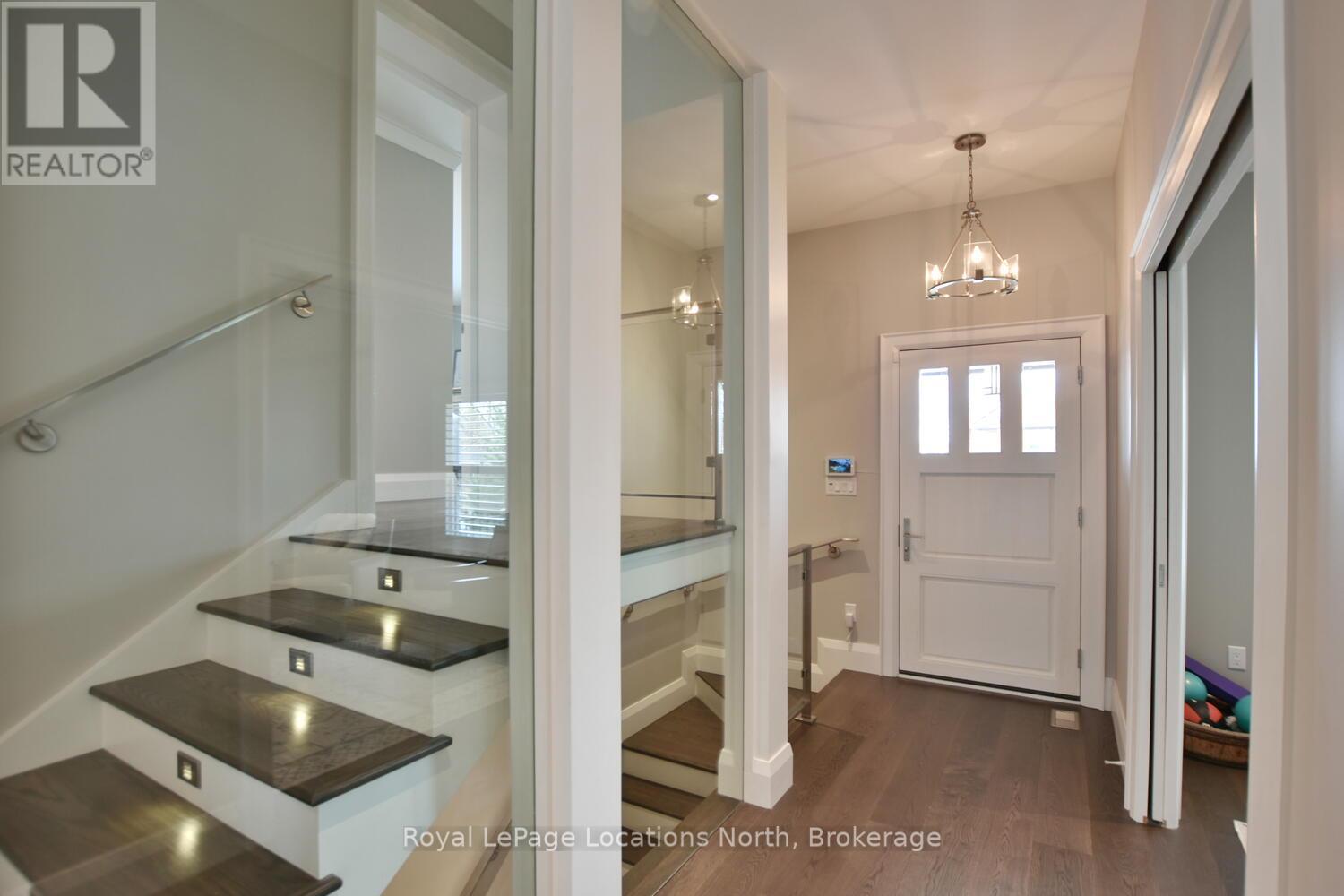 40 West Street, Collingwood, Ontario  L9Y 3T1 - Photo 2 - S12179098
