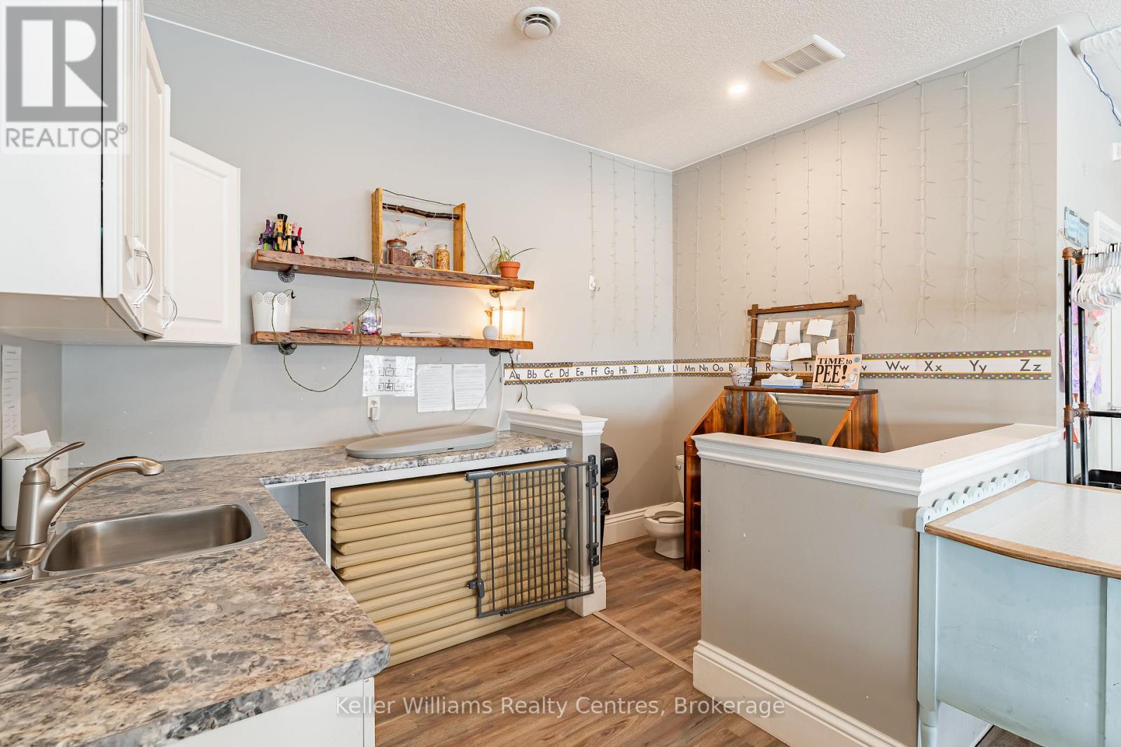 569 Catherine Street, Saugeen Shores, Ontario  N0H 2C1 - Photo 17 - X12179254