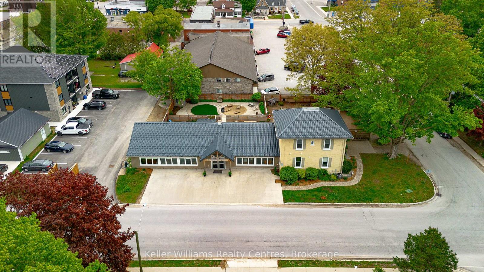 569 Catherine Street, Saugeen Shores, Ontario  N0H 2C1 - Photo 3 - X12179254