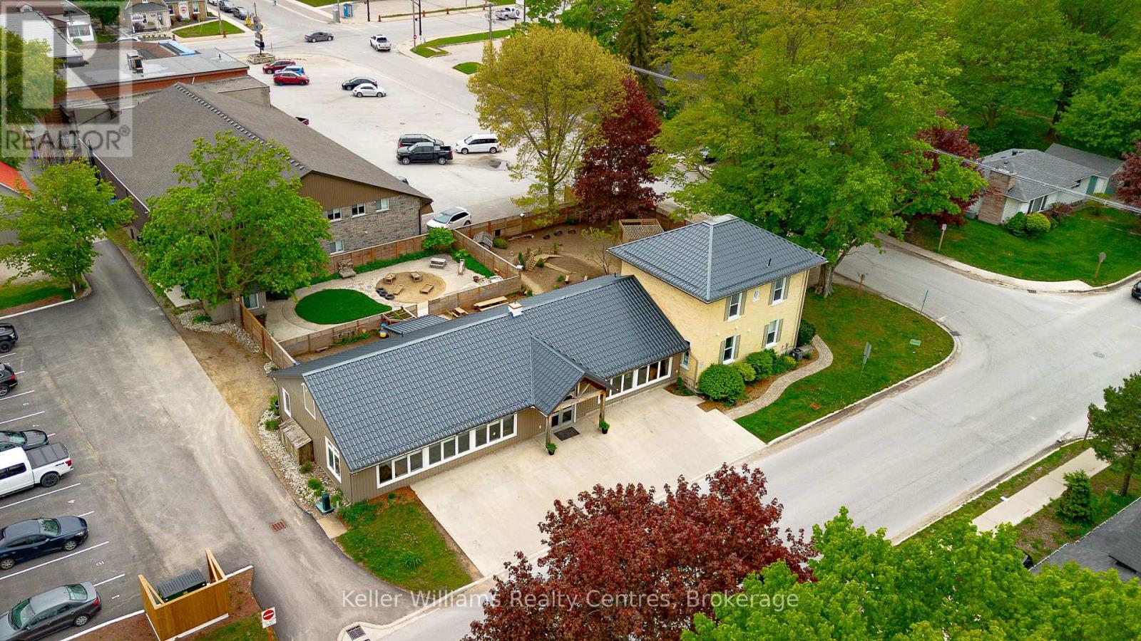 569 Catherine Street, Saugeen Shores, Ontario  N0H 2C1 - Photo 4 - X12179254
