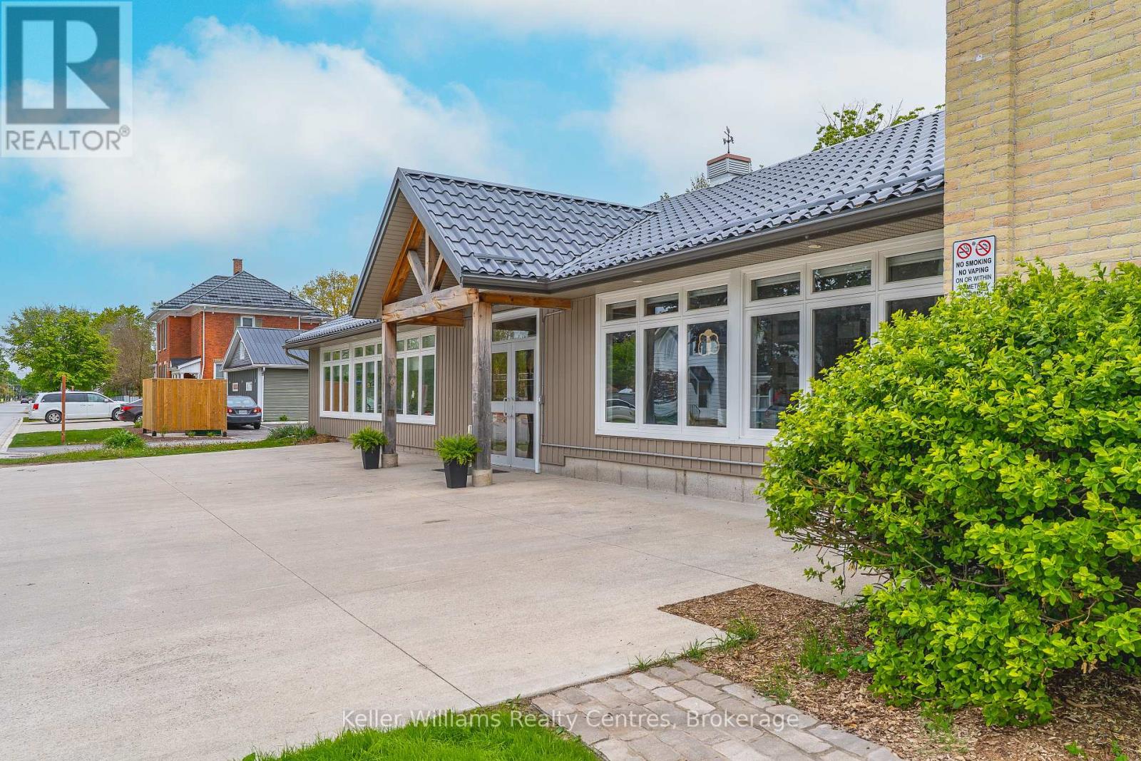 569 Catherine Street, Saugeen Shores, Ontario  N0H 2C1 - Photo 5 - X12179254