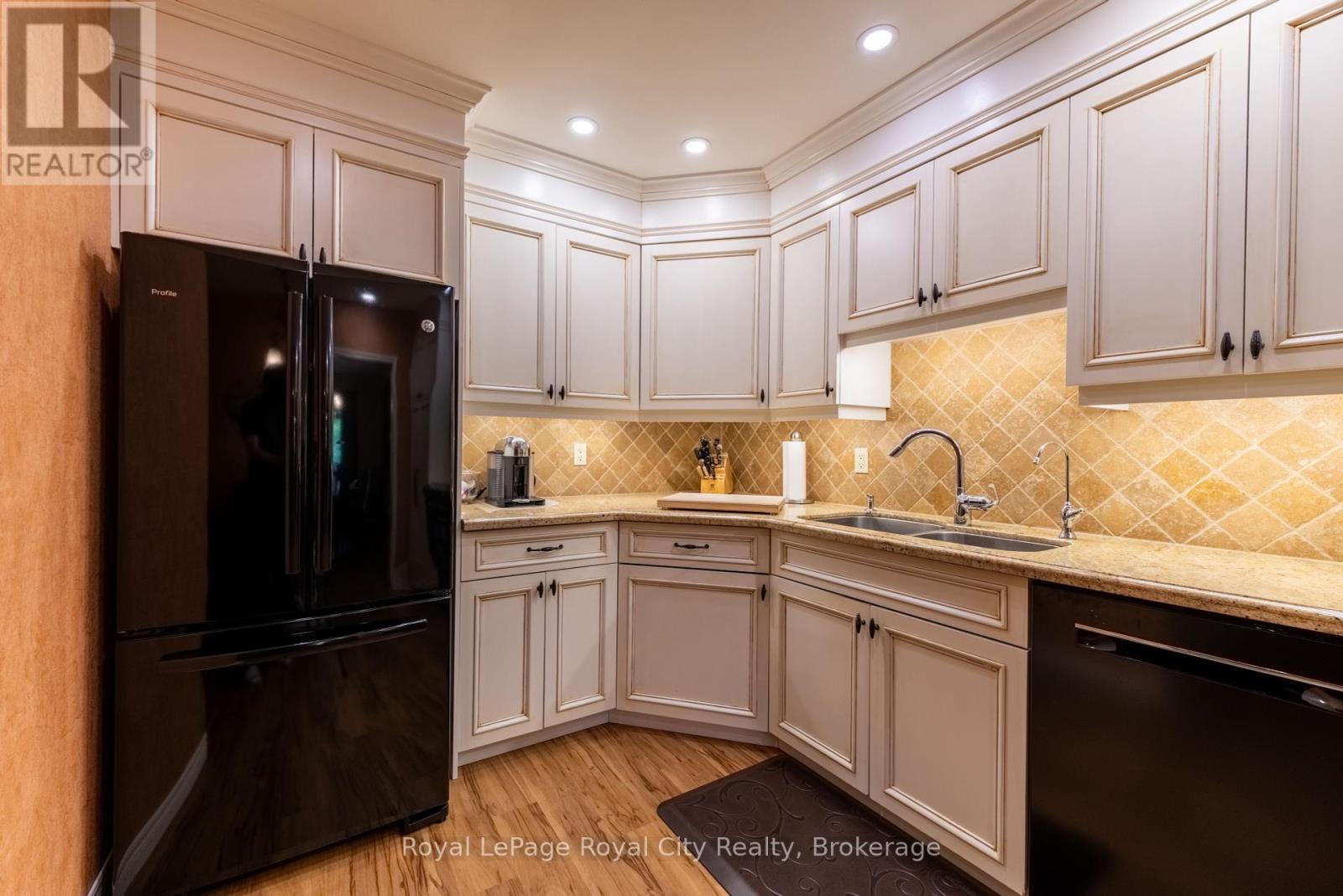 101 - 121 Waterloo Avenue, Guelph, Ontario  N1H 3H9 - Photo 4 - X12179447
