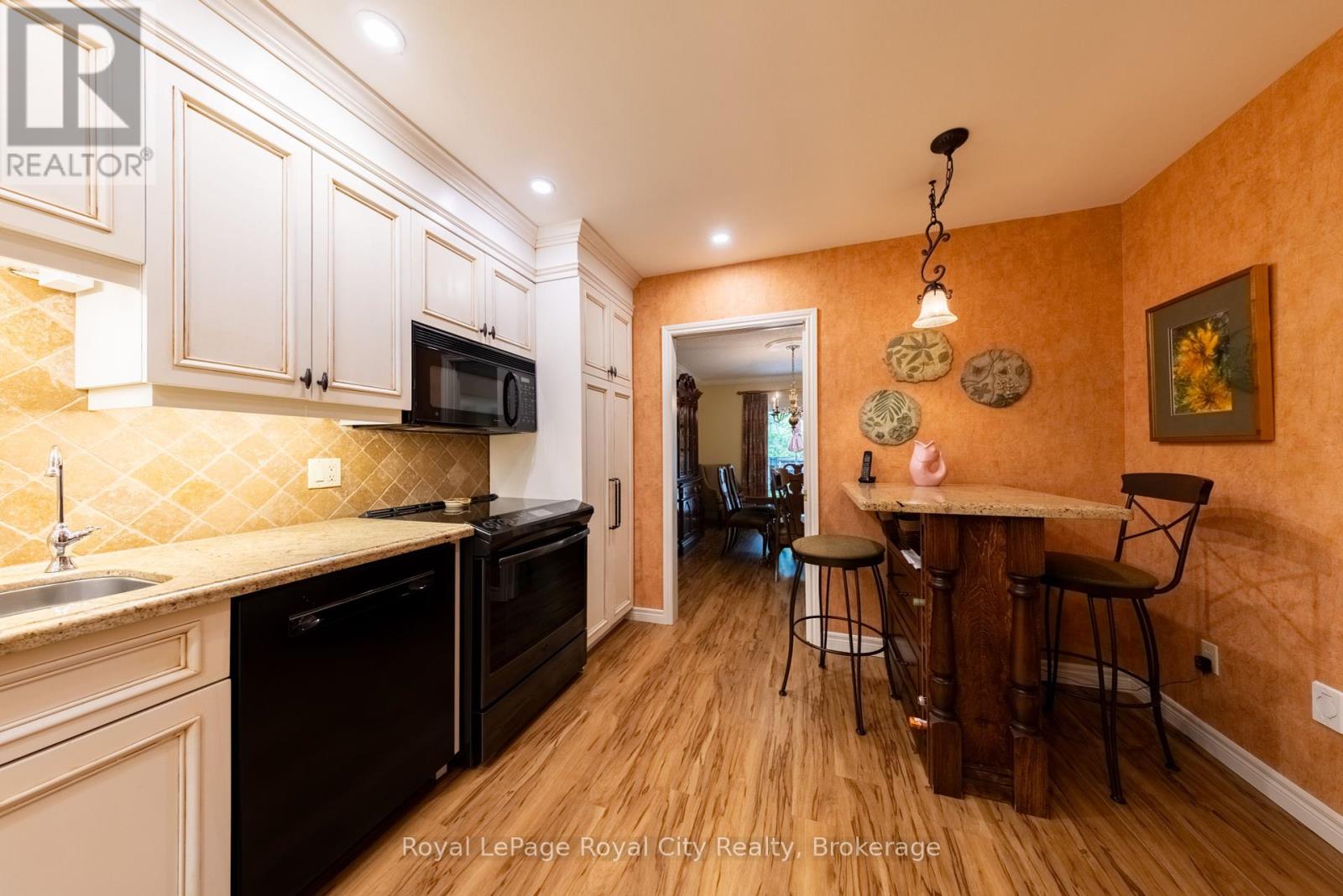 101 - 121 Waterloo Avenue, Guelph, Ontario  N1H 3H9 - Photo 5 - X12179447