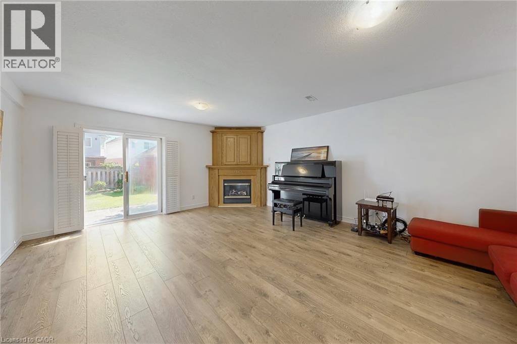 402 Woodrow Drive, Waterloo, Ontario  N2T 2T5 - Photo 11 - 40734743