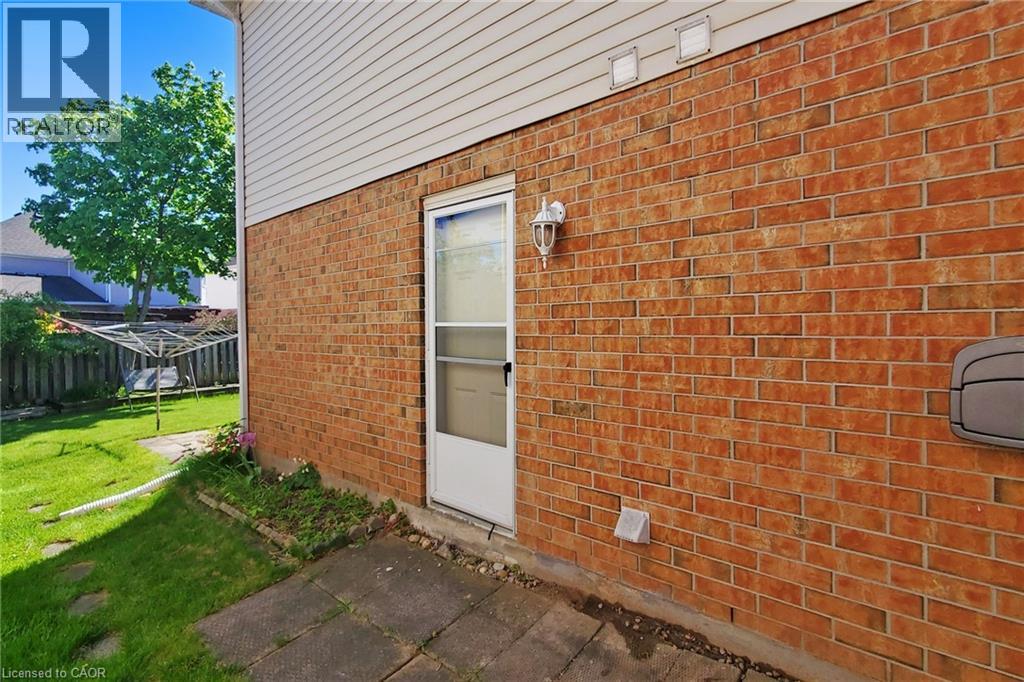 402 Woodrow Drive, Waterloo, Ontario  N2T 2T5 - Photo 17 - 40734743