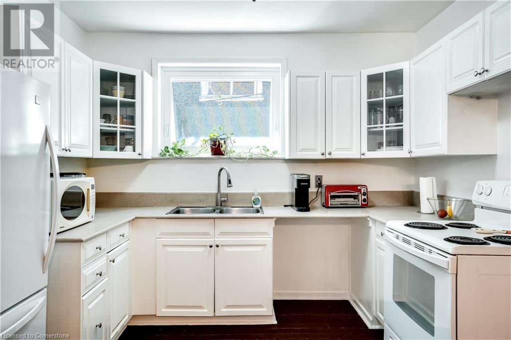287 Graham Avenue S, Hamilton, Ontario  L8K 2M7 - Photo 12 - 40734203