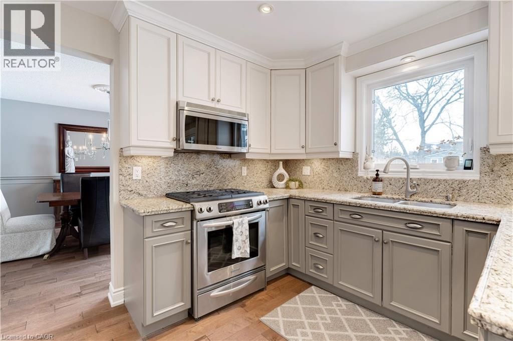 2174 Belgrave Court, Burlington, Ontario  L7P 3R5 - Photo 9 - 40733599