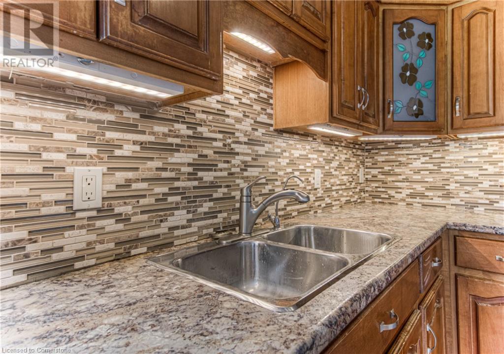 1100 E Courtland Avenue E Unit# 211, Kitchener, Ontario  N2C 2H9 - Photo 10 - 40730822