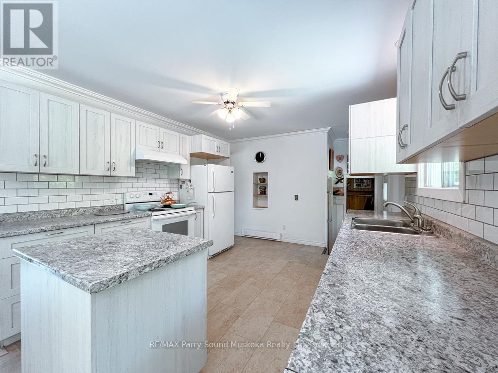 4838 124 Highway, Magnetawan, Ontario  P0A 1P0 - Photo 19 - X12180654