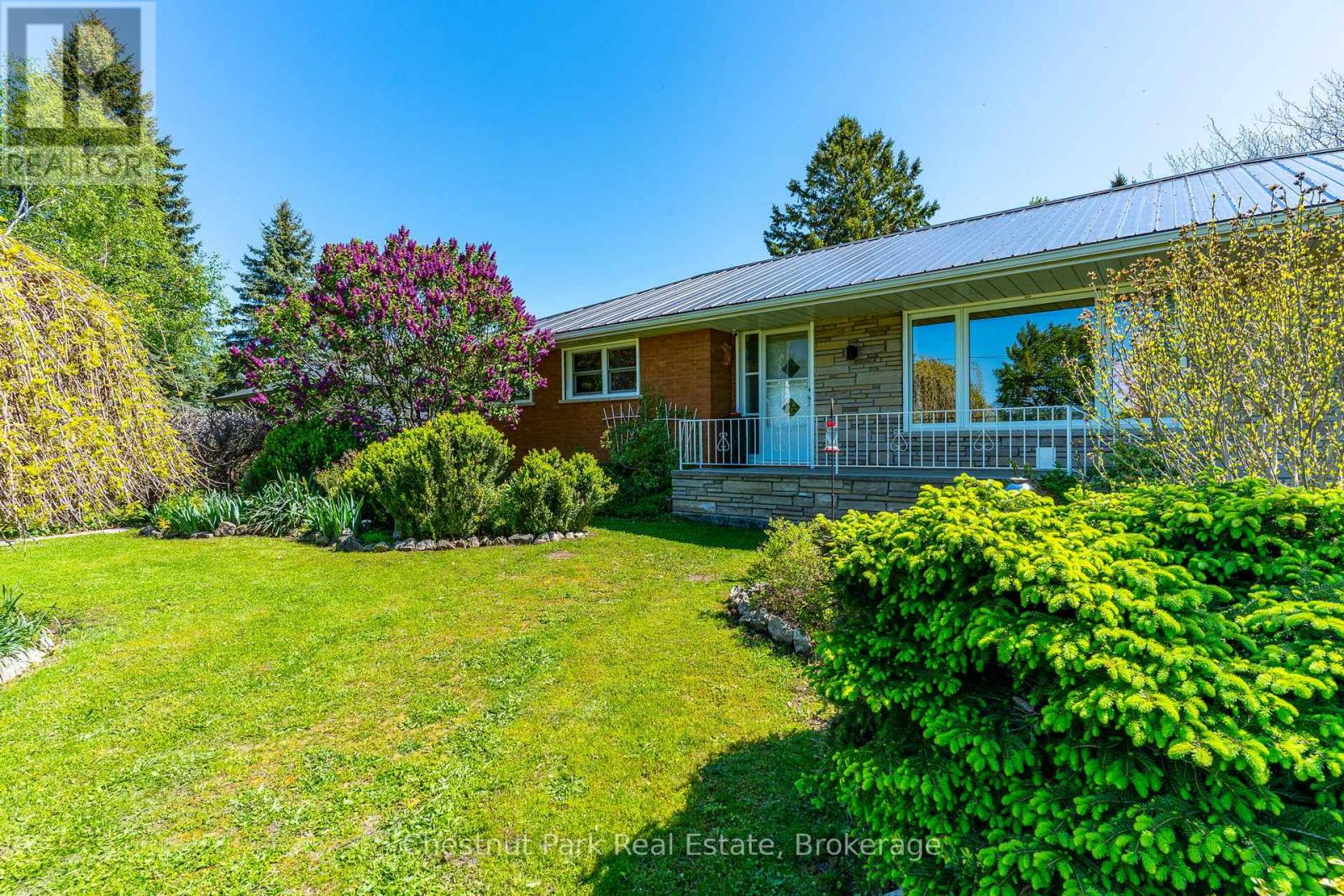 31 Saunders Street, Collingwood, Ontario  L9Y 0G3 - Photo 2 - S12180823