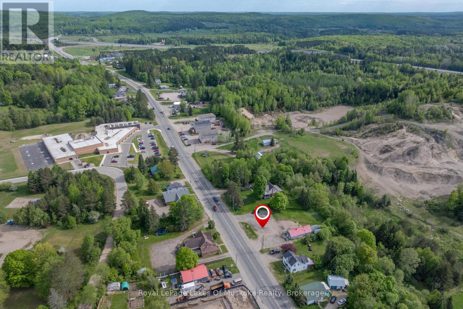 117 Ontario Street, Burk's Falls, Ontario  P0A 1C0 - Photo 2 - X12180854