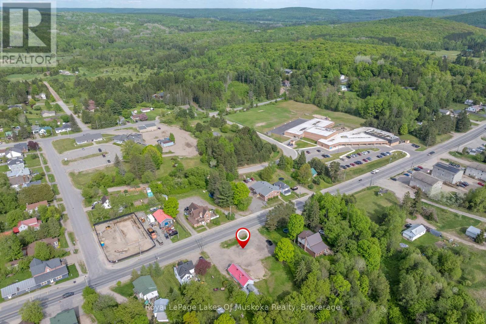 117 Ontario Street, Burk's Falls, Ontario  P0A 1C0 - Photo 5 - X12180854