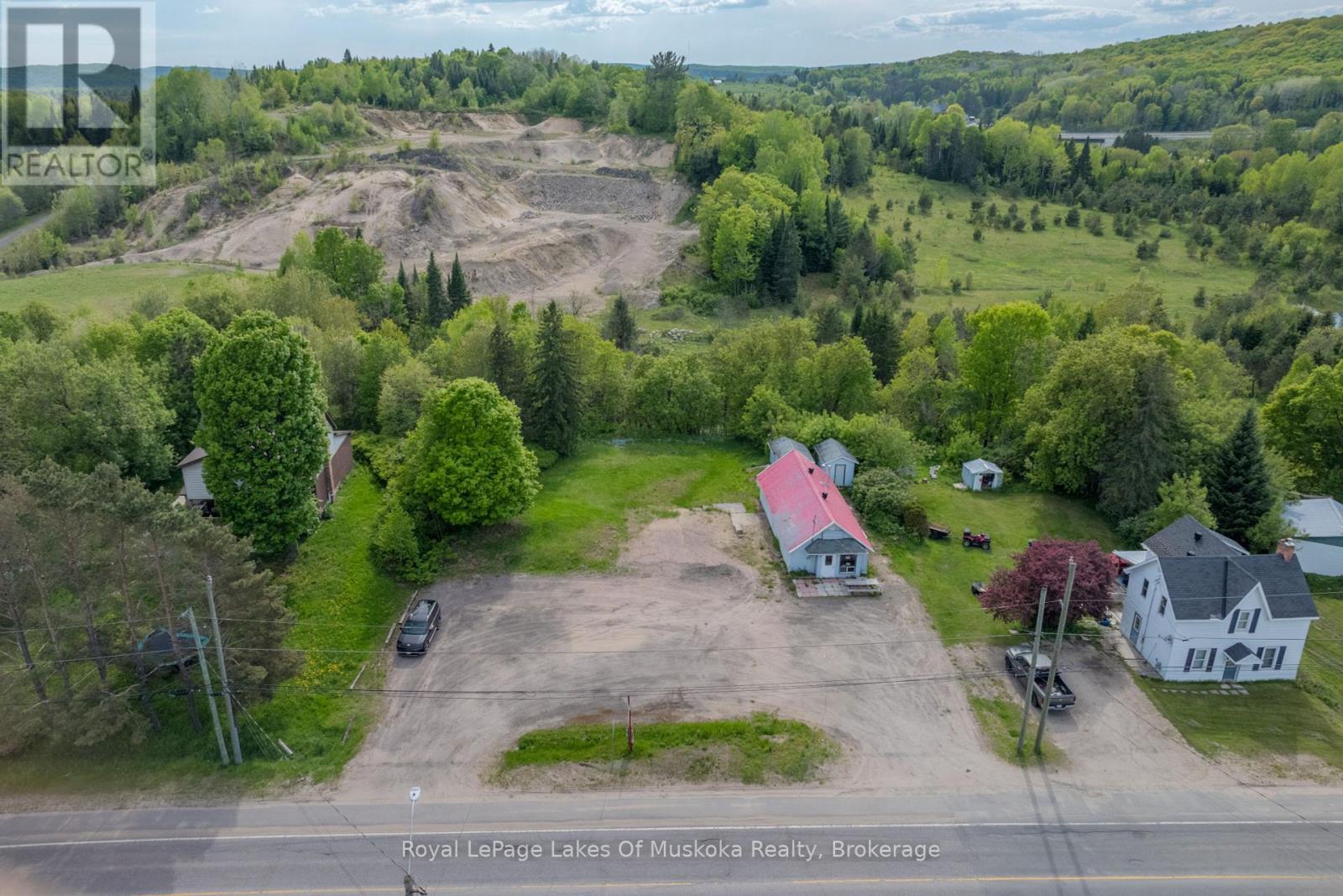 117 Ontario Street, Burk's Falls, Ontario  P0A 1C0 - Photo 6 - X12180854