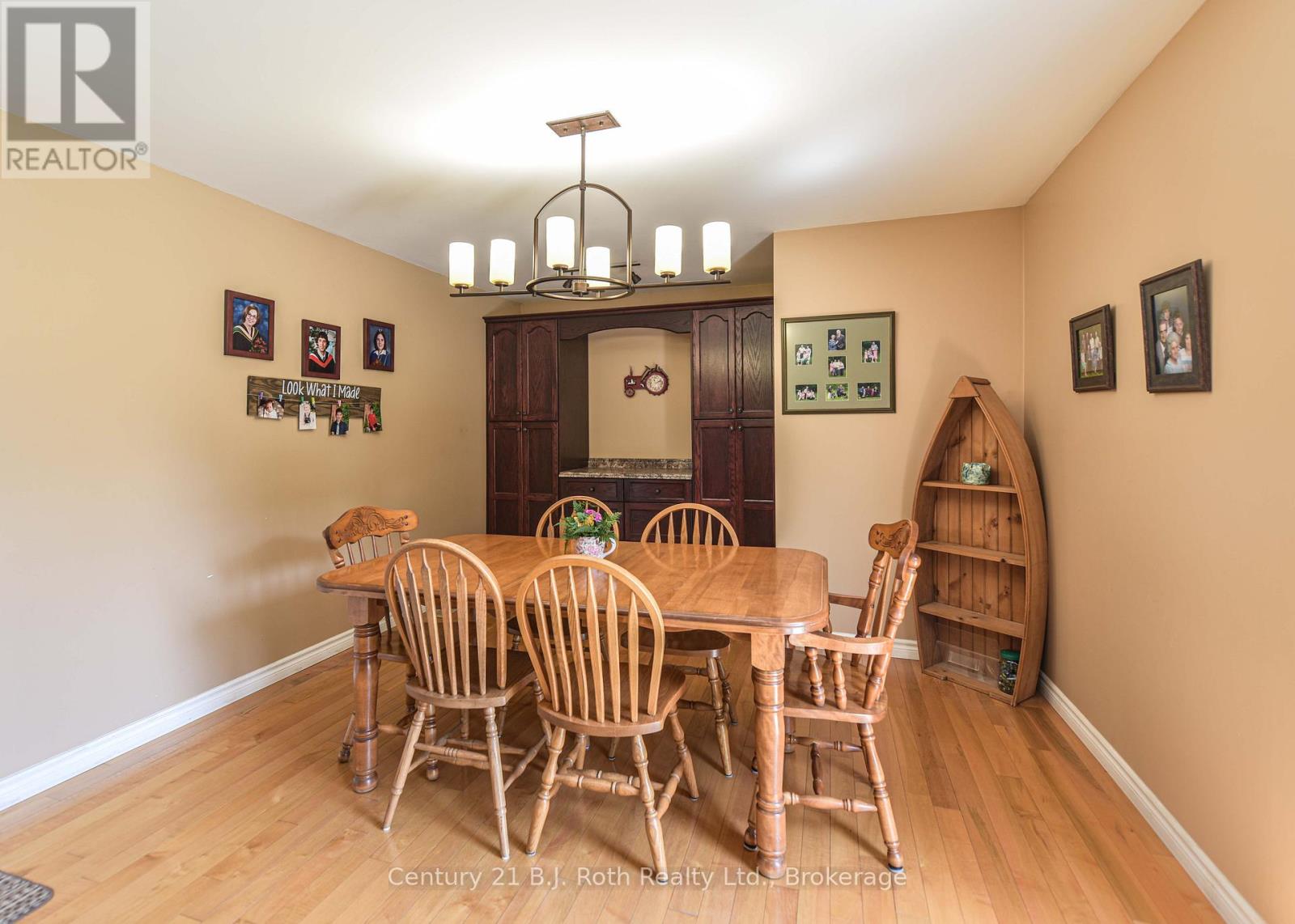 28 Marl Creek Drive, Springwater, Ontario  L0L 2K0 - Photo 17 - S12181022