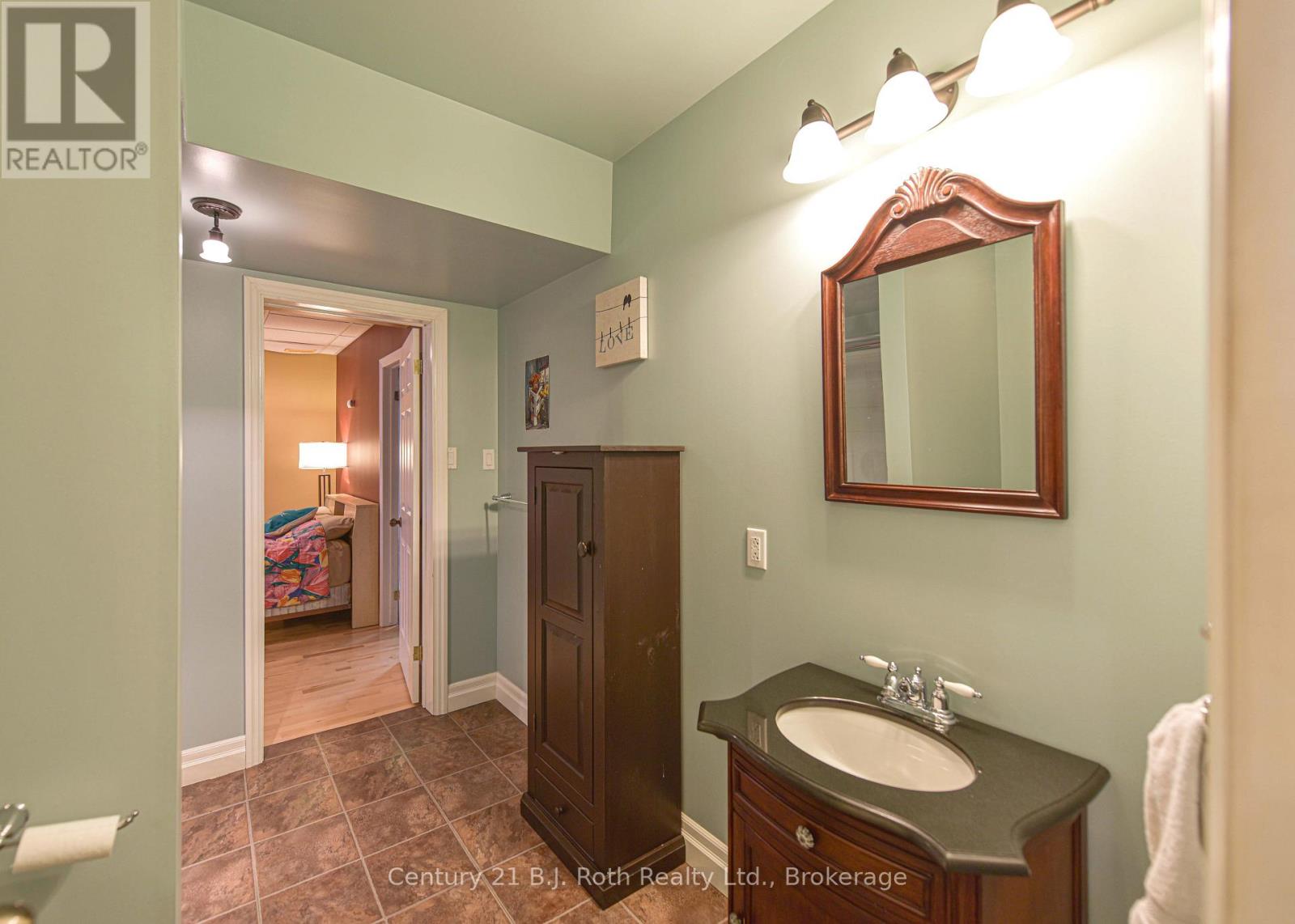 28 Marl Creek Drive, Springwater, Ontario  L0L 2K0 - Photo 35 - S12181022