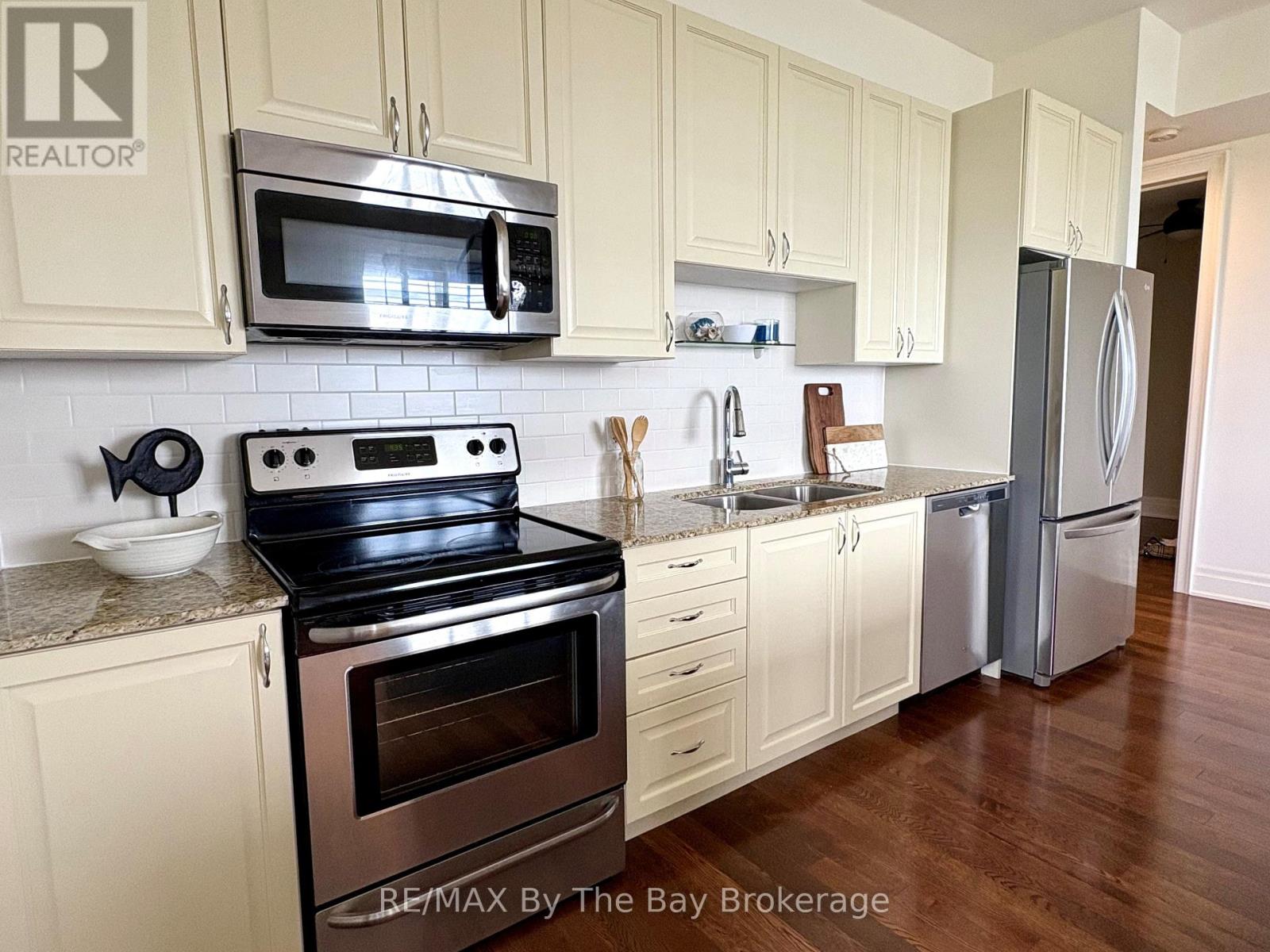 213 - 764 River Road E, Wasaga Beach, Ontario  L9Z 2M7 - Photo 7 - S12181023