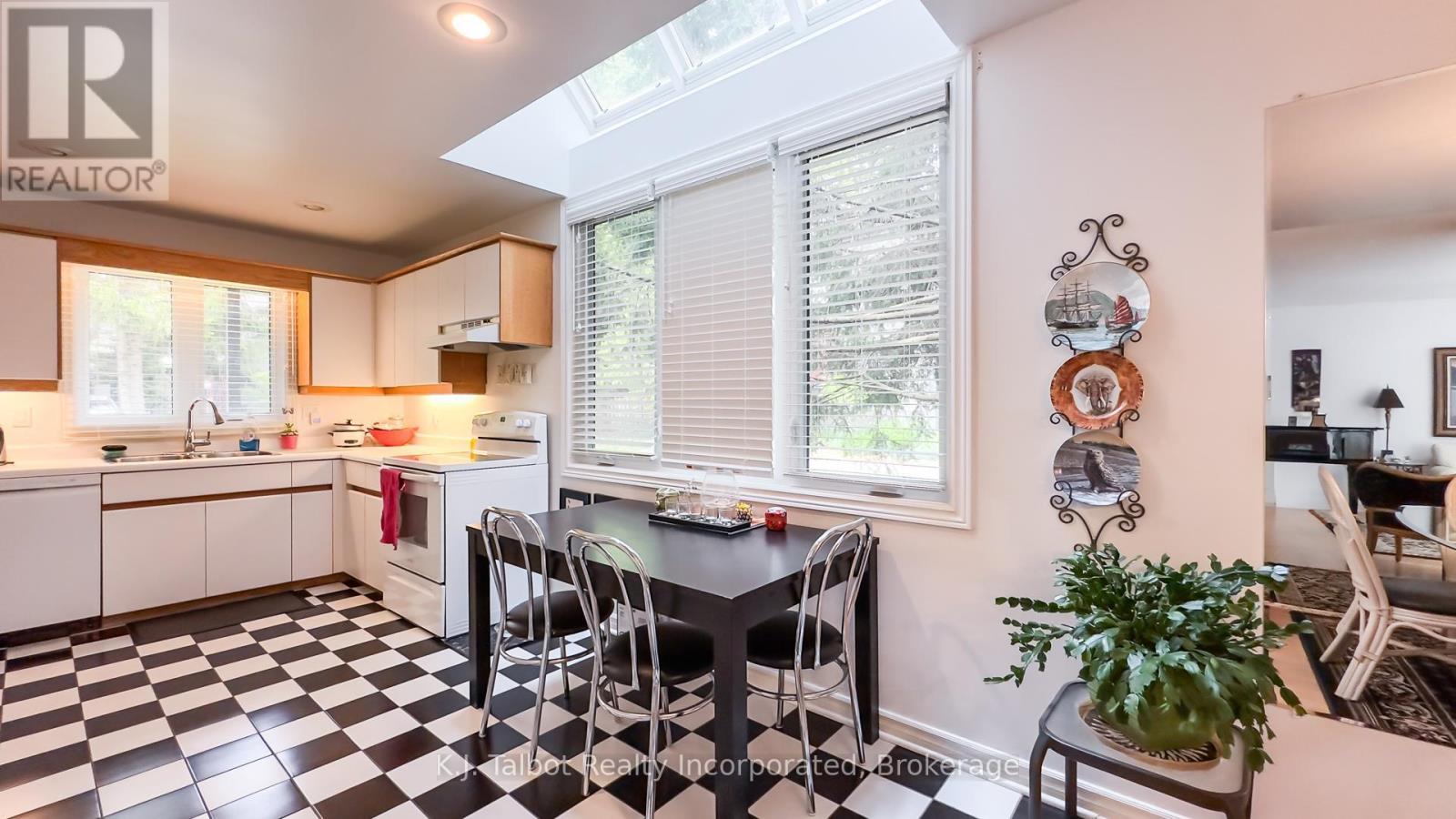 4 - 76582 Jowett's Grove Road, Bluewater, Ontario  N0M 1G0 - Photo 15 - X12181248