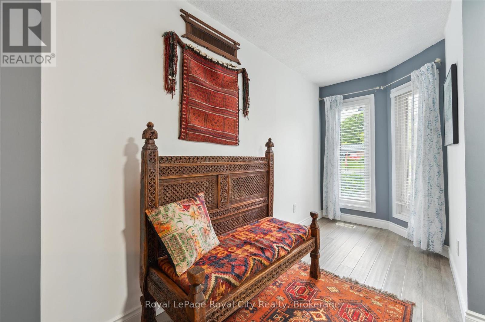 21 Marilyn Drive, Guelph, Ontario  N1H 1G9 - Photo 5 - X12181354