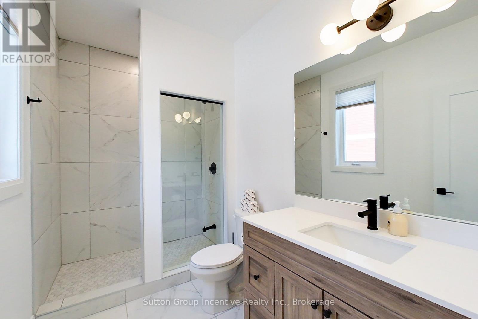 130 Arlberg Crescent, Blue Mountains, Ontario  L9Y 0M1 - Photo 13 - X12181397