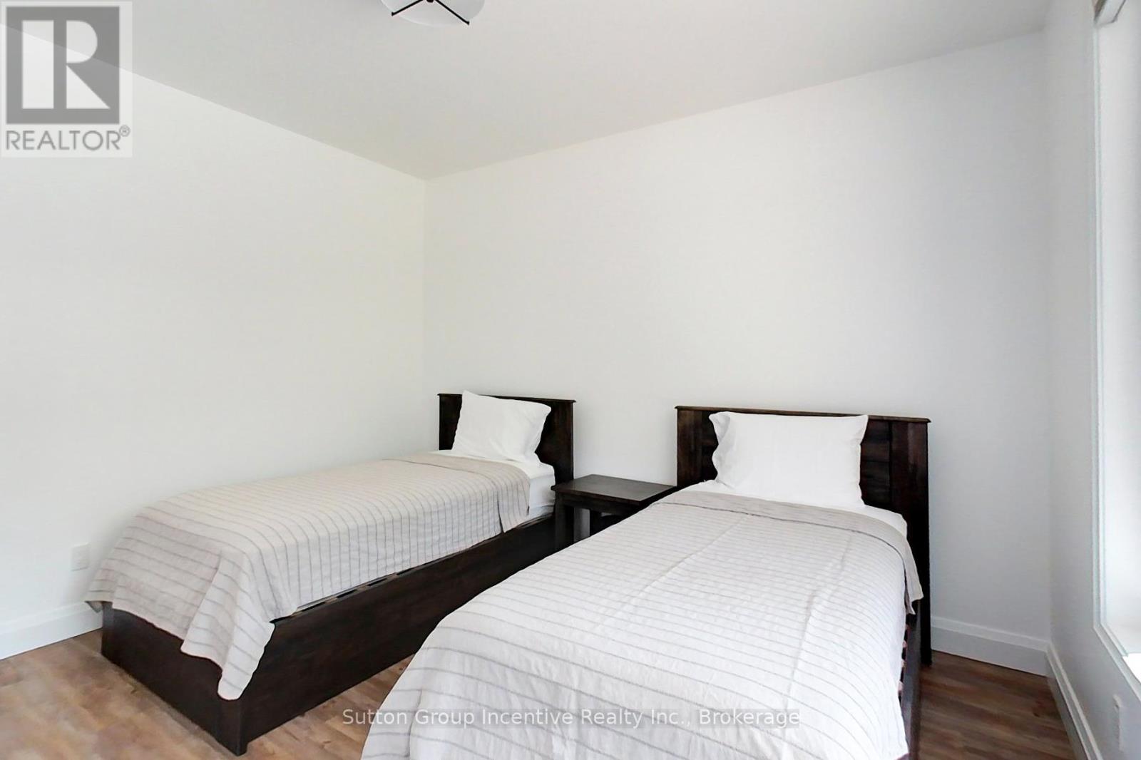 130 Arlberg Crescent, Blue Mountains, Ontario  L9Y 0M1 - Photo 14 - X12181397