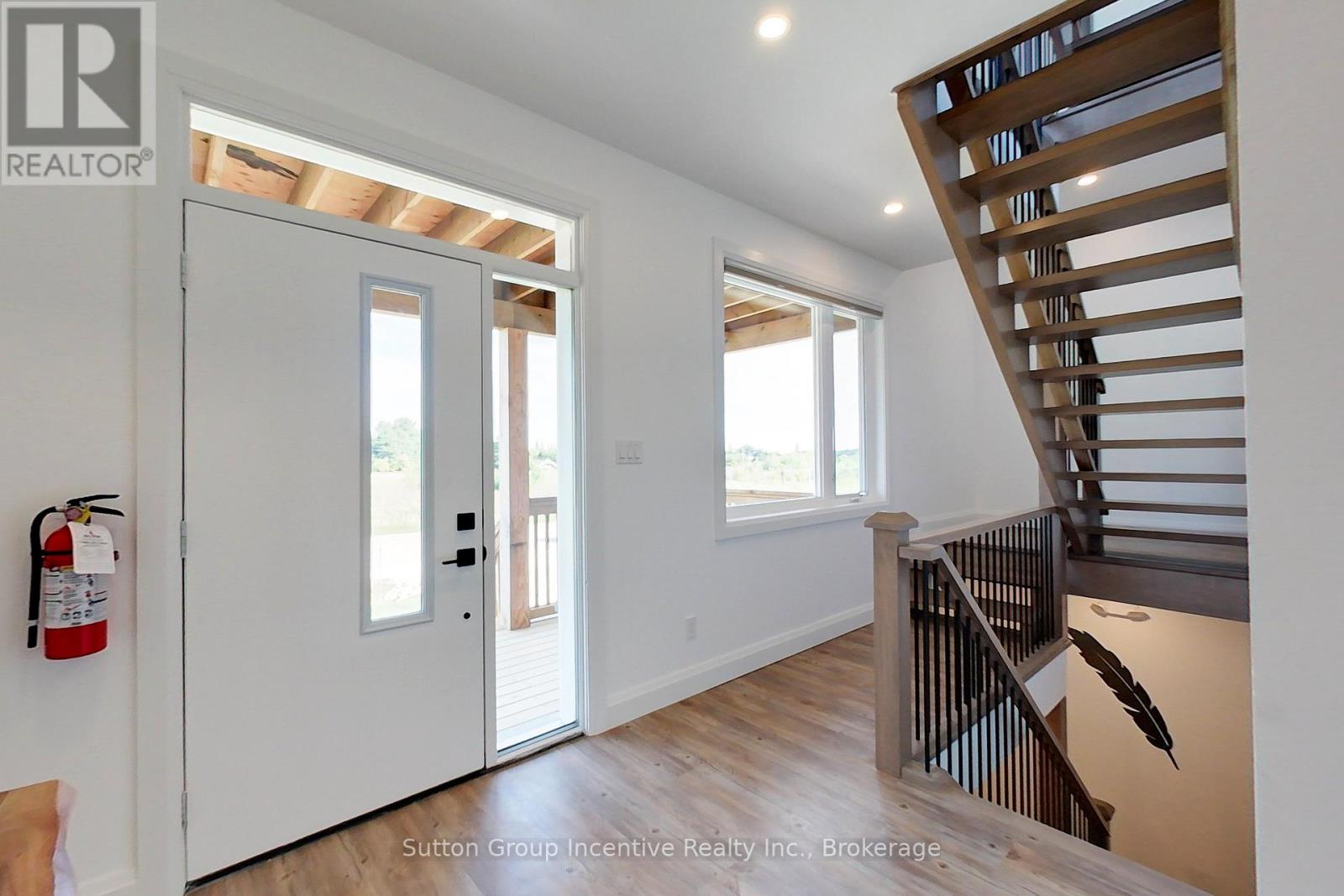 130 Arlberg Crescent, Blue Mountains, Ontario  L9Y 0M1 - Photo 17 - X12181397
