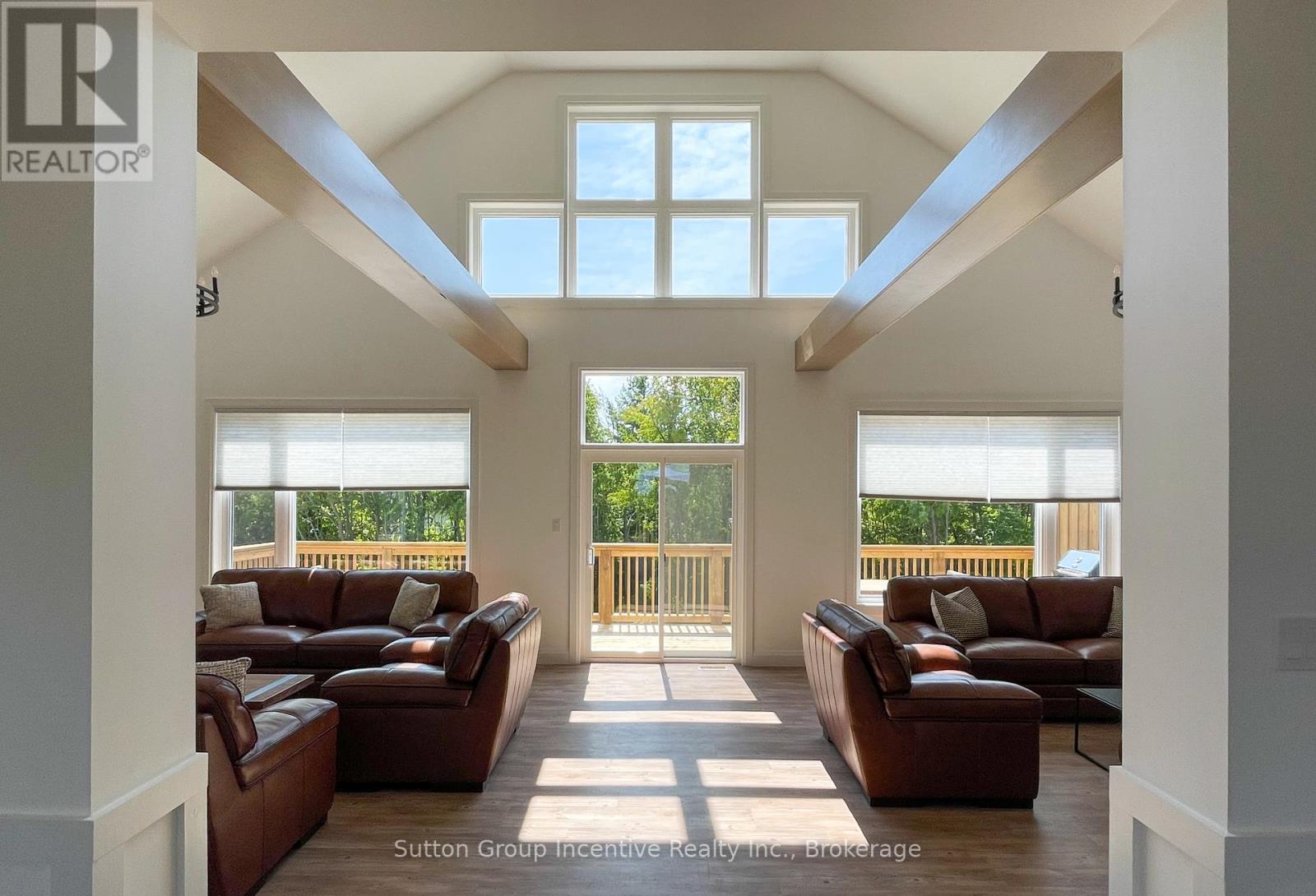 130 Arlberg Crescent, Blue Mountains, Ontario  L9Y 0M1 - Photo 4 - X12181397