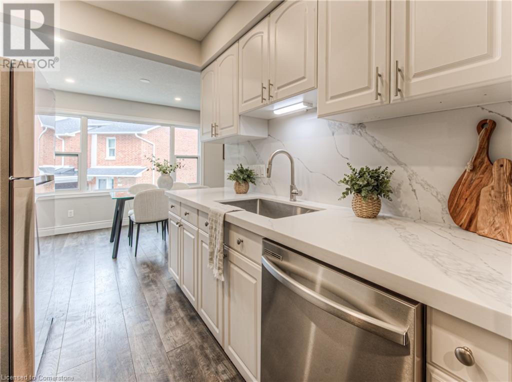 425 Keats Way Unit# 4, Waterloo, Ontario  N2L 5S7 - Photo 16 - 40734078