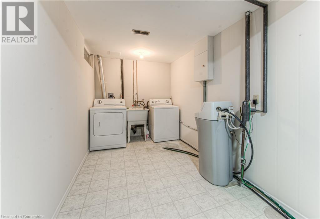425 Keats Way Unit# 4, Waterloo, Ontario  N2L 5S7 - Photo 34 - 40734078