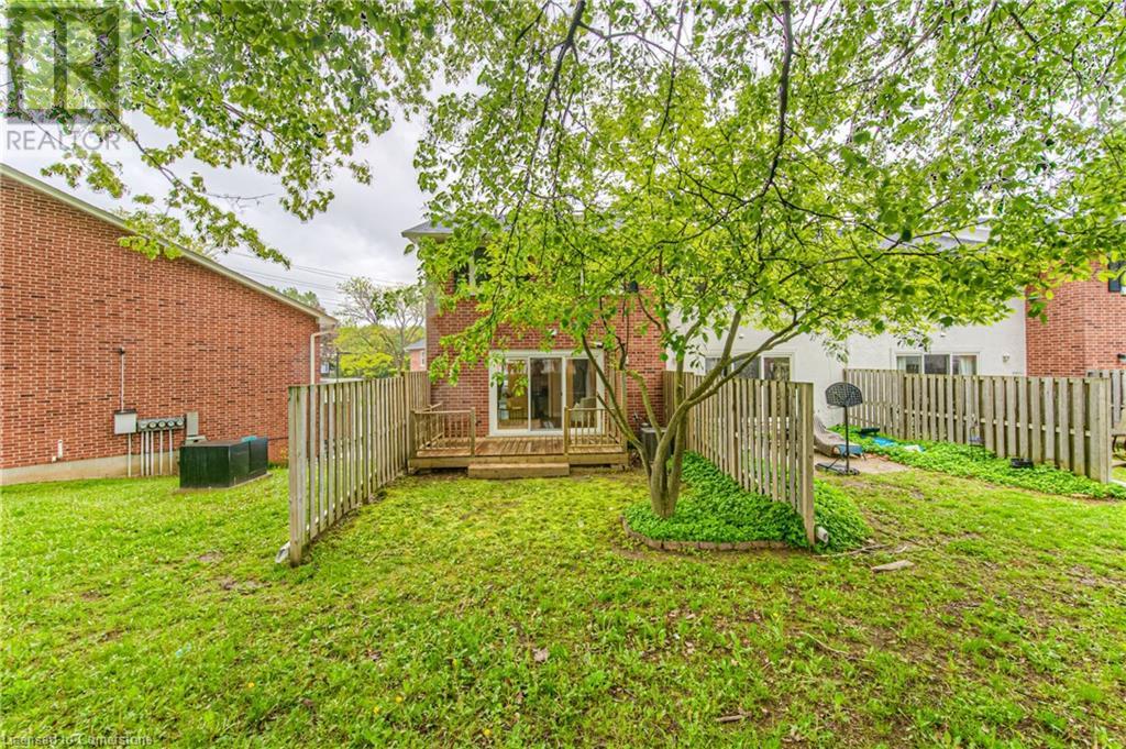 425 Keats Way Unit# 4, Waterloo, Ontario  N2L 5S7 - Photo 35 - 40734078