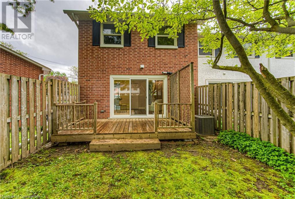 425 Keats Way Unit# 4, Waterloo, Ontario  N2L 5S7 - Photo 37 - 40734078